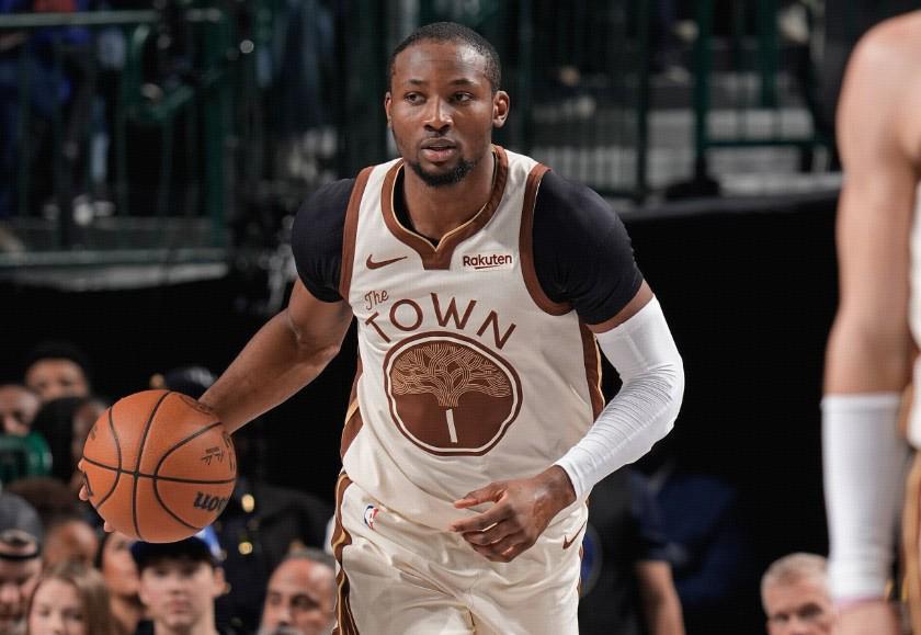 世界杯比赛观看入口-官方：库明加左膝受伤，提前退出对阵独行侠的比赛