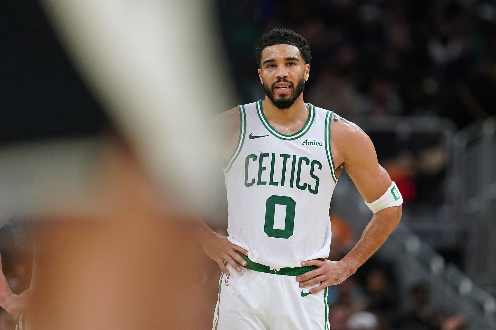 世界杯官方app下载平台-手感冰凉！塔图姆上半场11投2中&amp;三分5中0 得到10分9板4助1断1帽